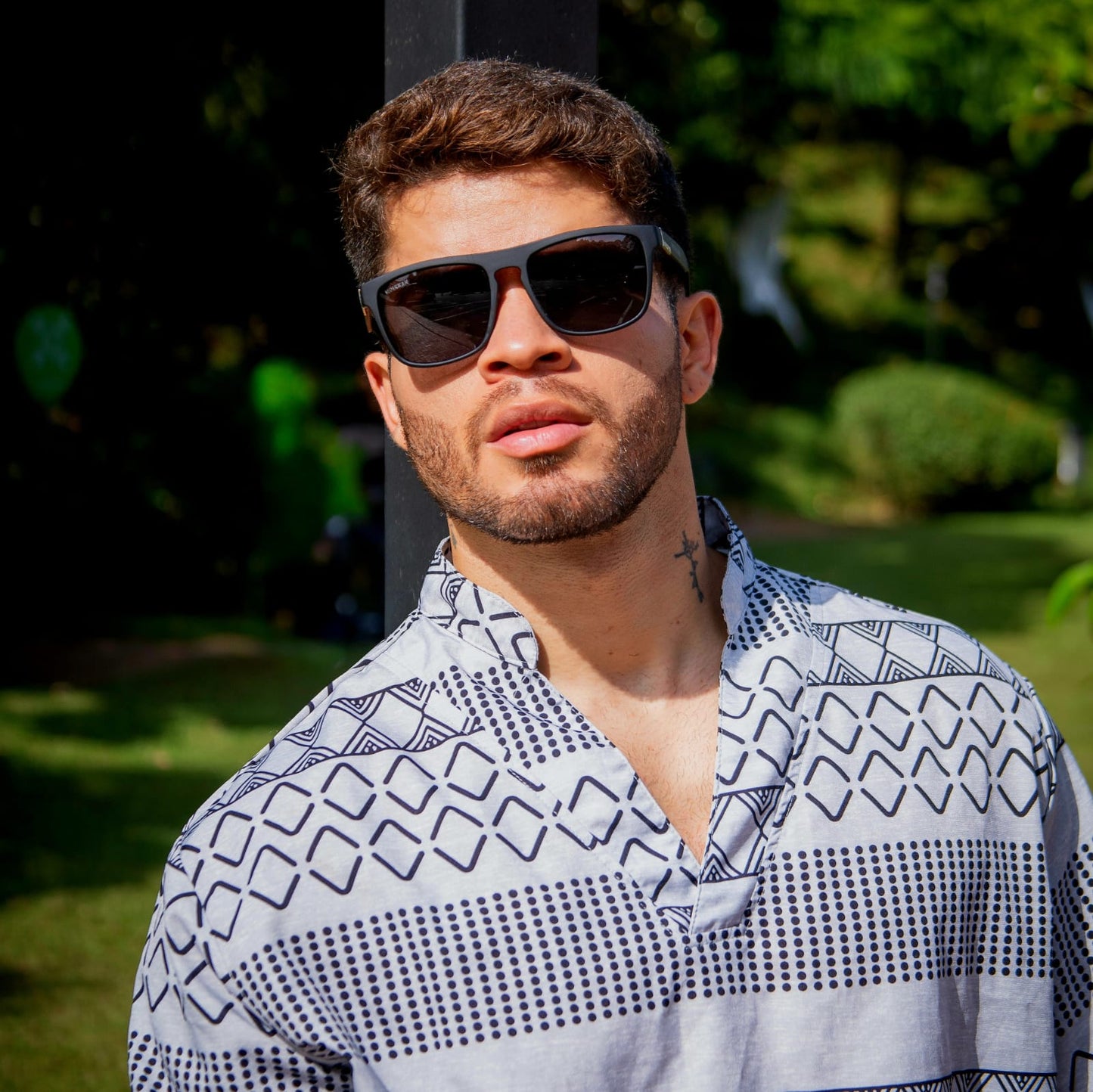 Asteroid MAGNA - negro